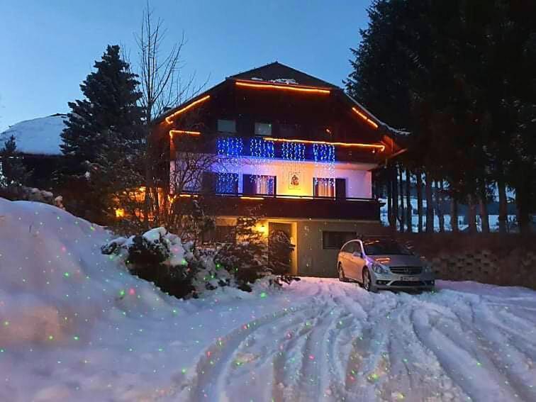 Pension Zur Heiligen Krone Mauterndorf  Bagian luar foto